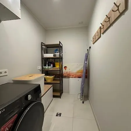 Apartment Cozy App - 400m From Historic Old Town Centre